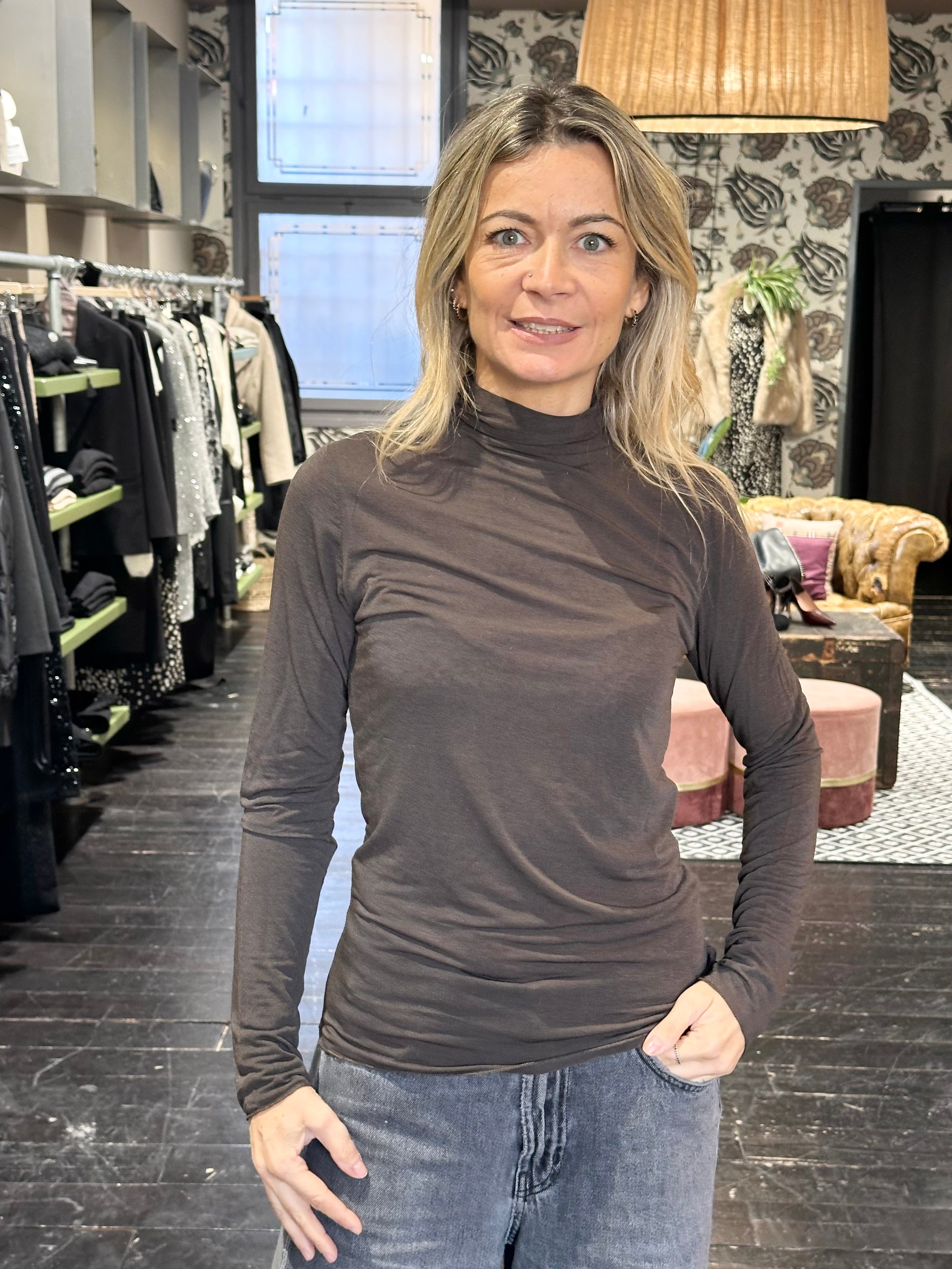 Cachemerina Collo Alto T. Moro _ MI.LE, for soku