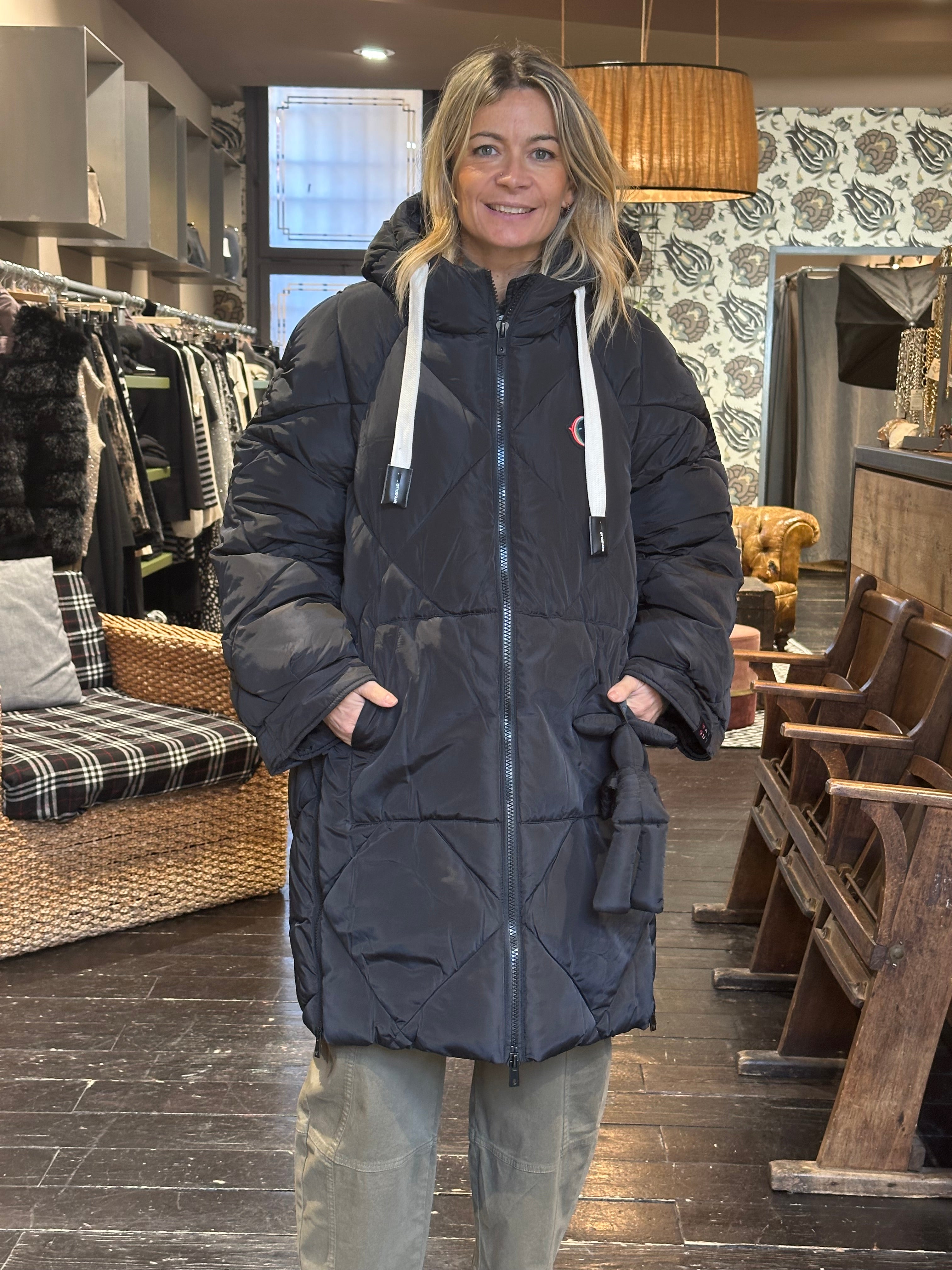 Piumino Lungo Nero _ Ottod'Ame