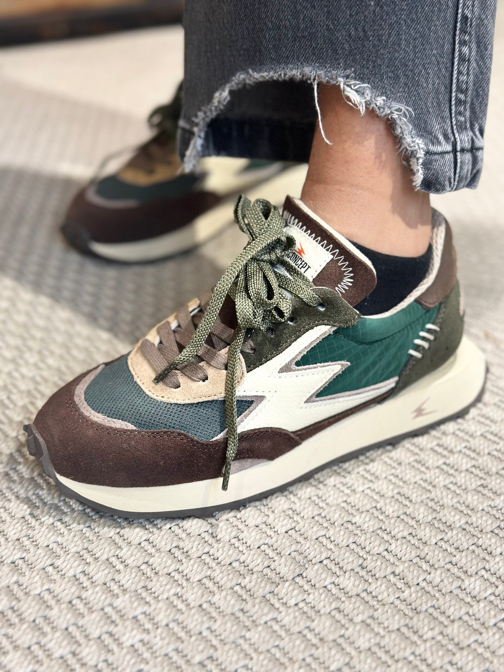 Sneaker verde in nylon e suede _ Moaconcept