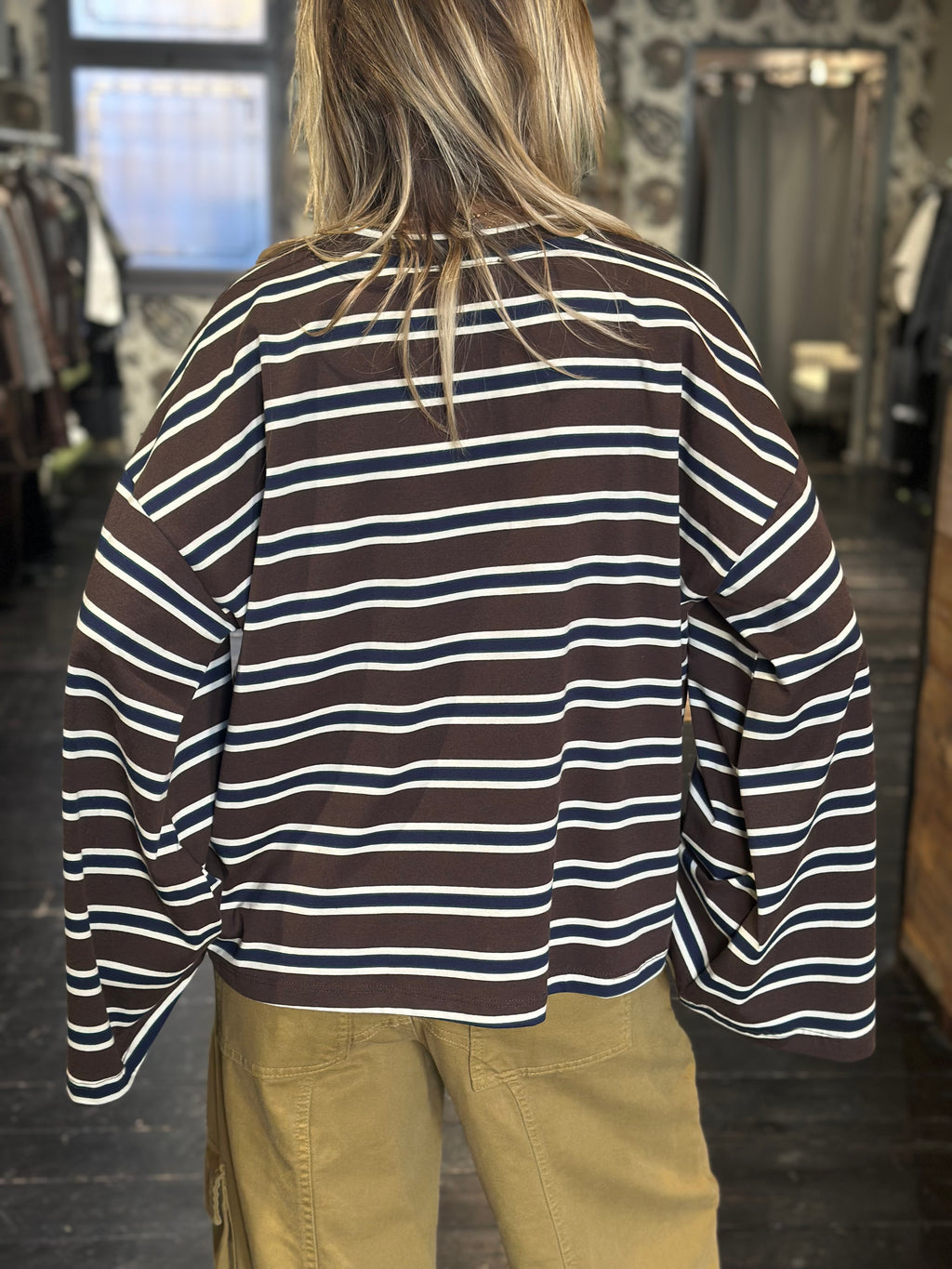T-shirt rigata con maniche a campana blu _ Vicolo