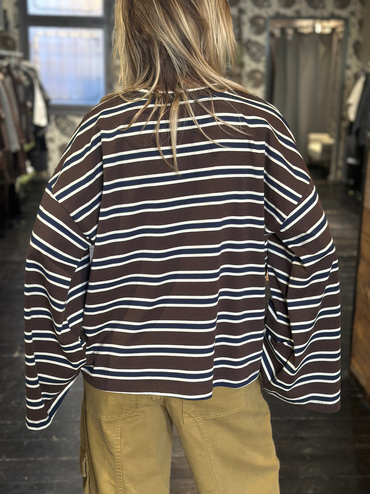 T-shirt rigata con maniche a campana blu _ Vicolo