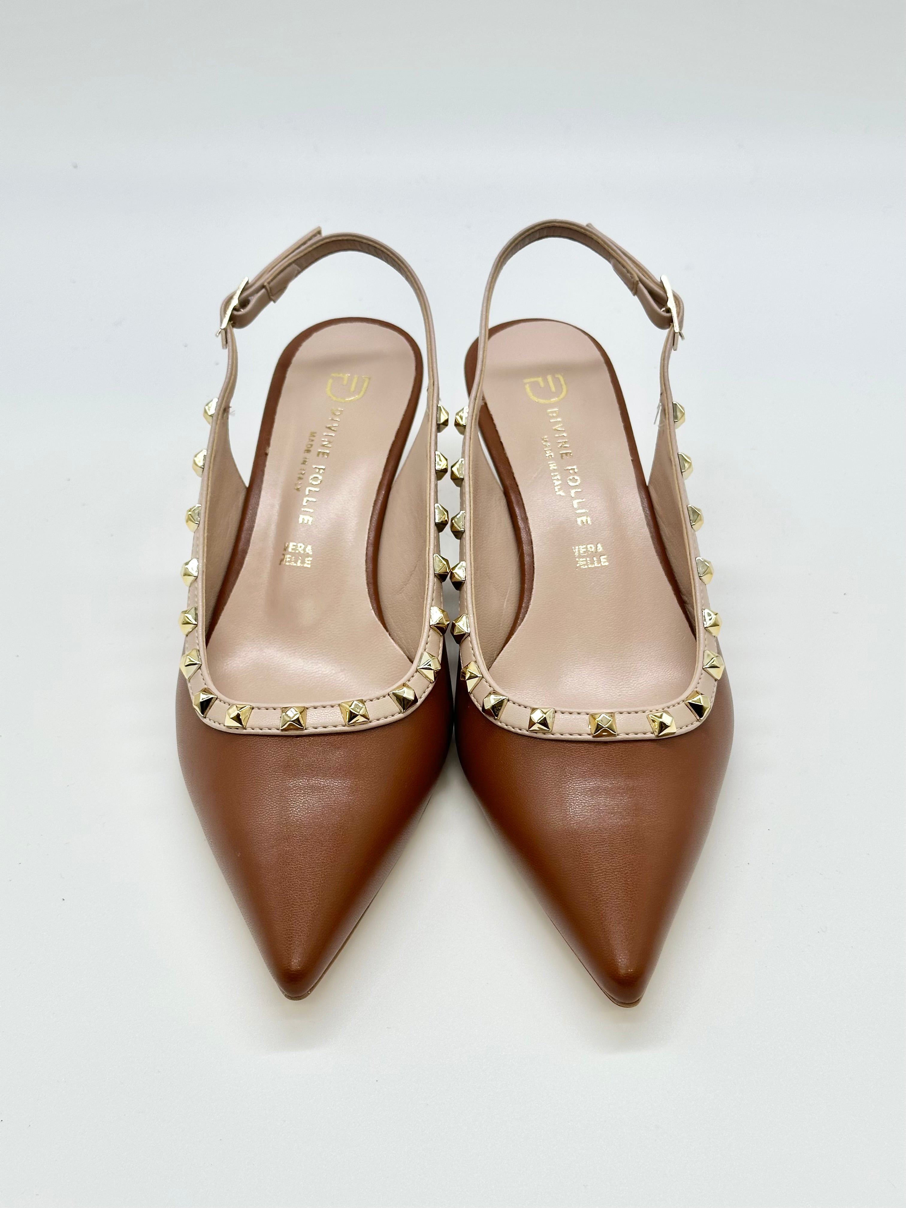 Slingback con profilo con borchie _ Divine Follie
