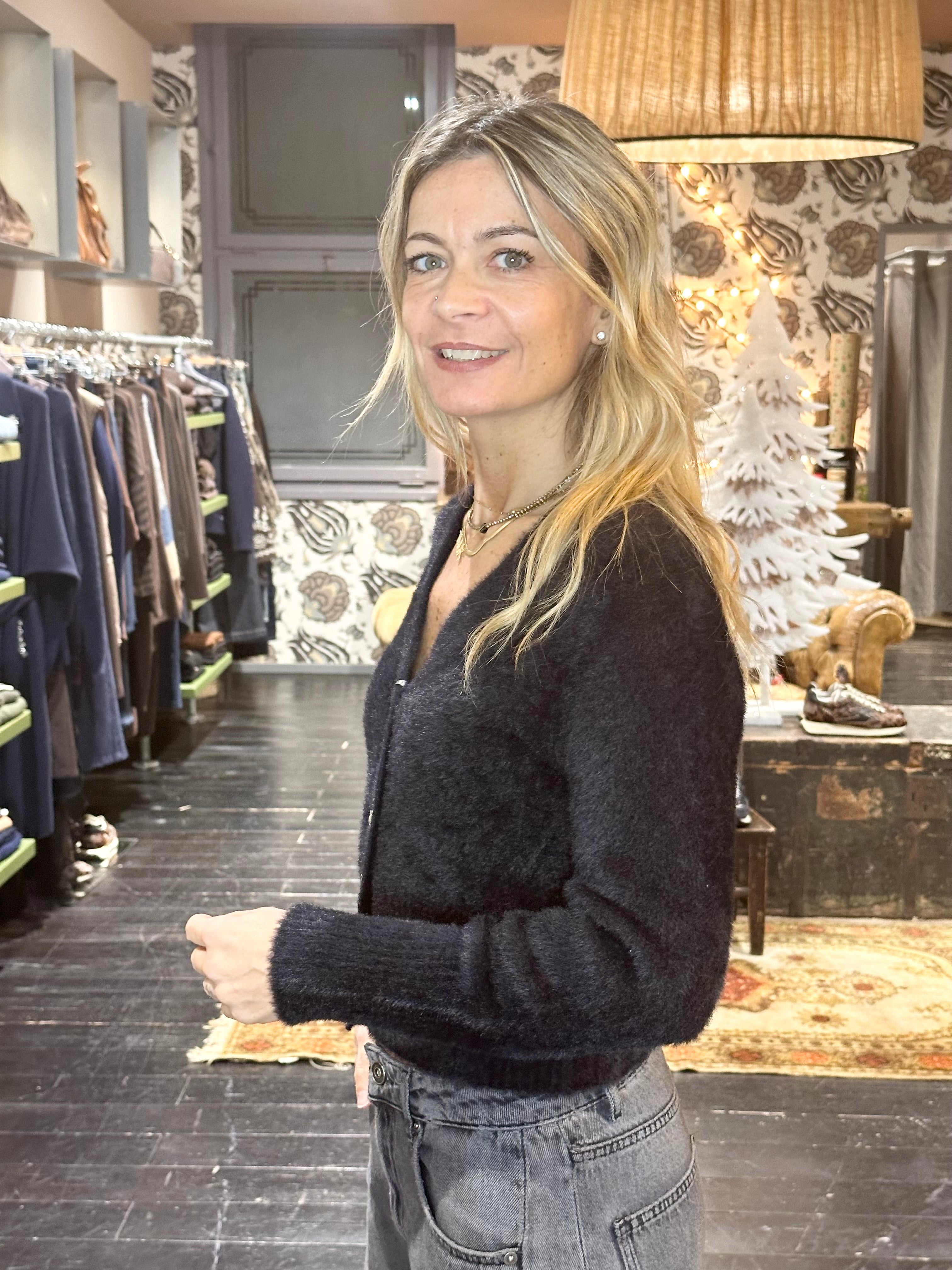 Cardigan Corto Nero_ MI.LE. for soku