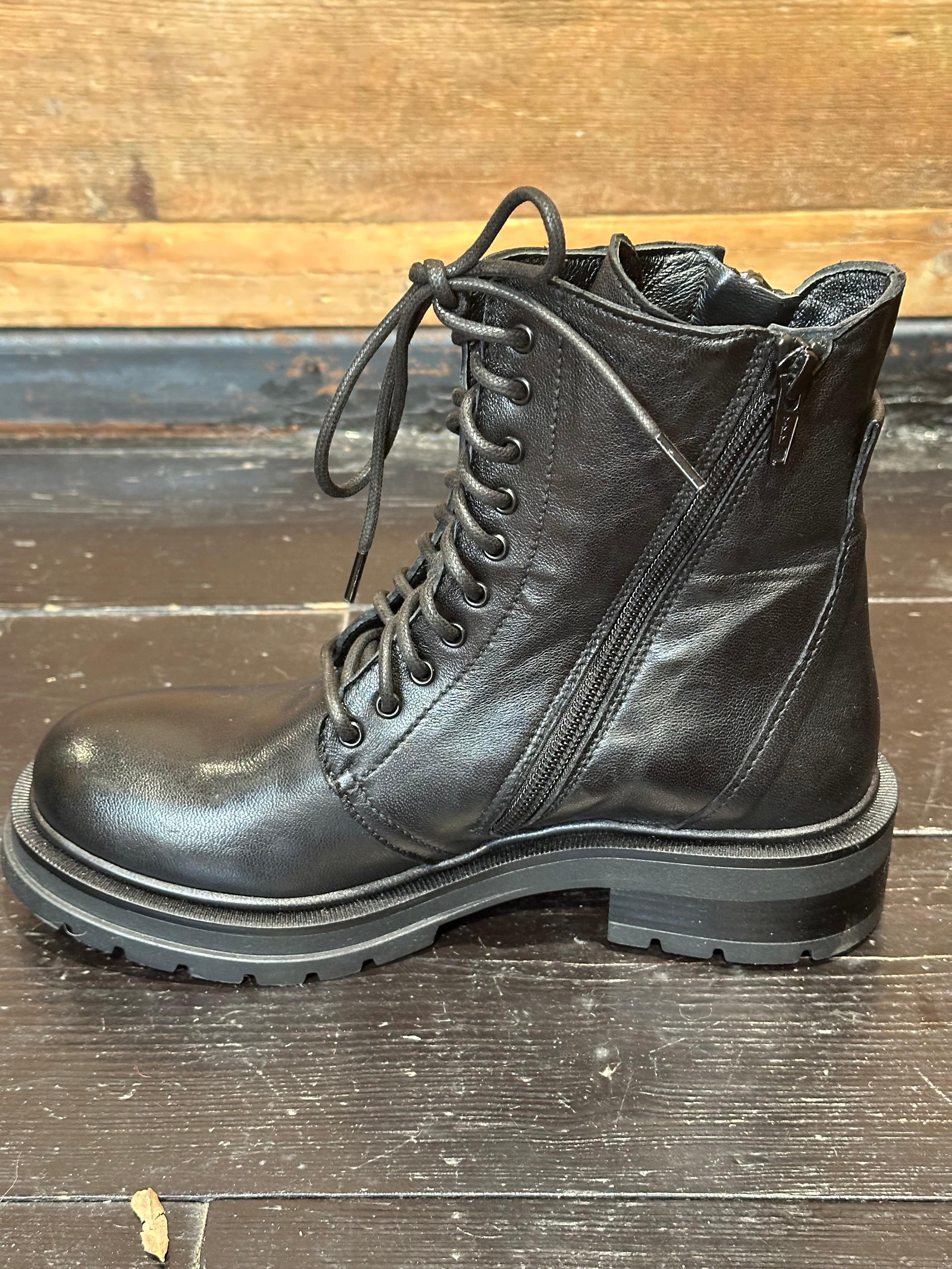 Anfibio Nero _ Latika