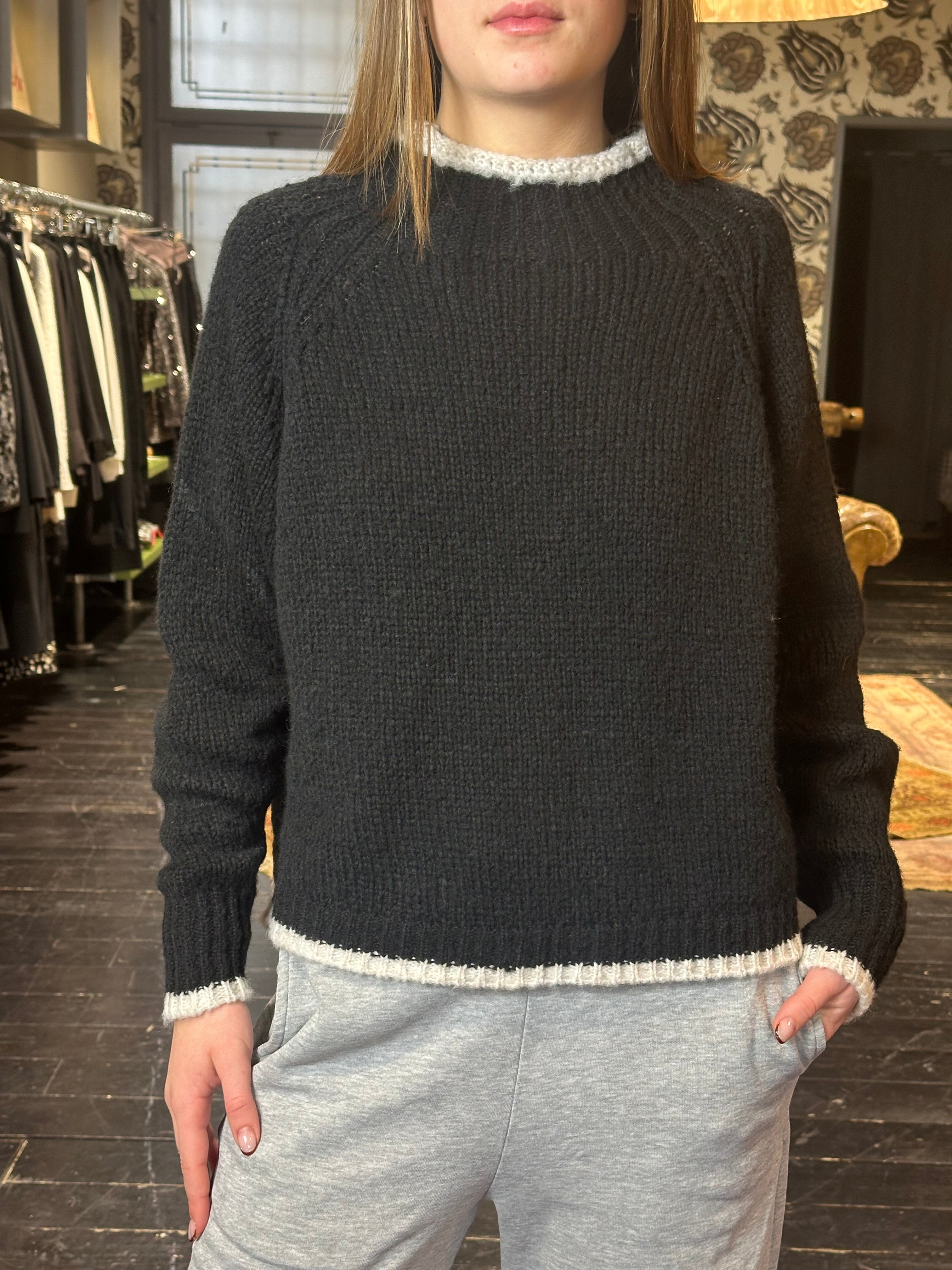 Lupetto Profilo a Contrasto Nero _ MI.LE.for soku