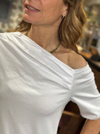 T-Shirt Monospalla Bianco _ Karma