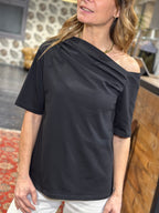T-Shirt Monospalla Nero _ Karma