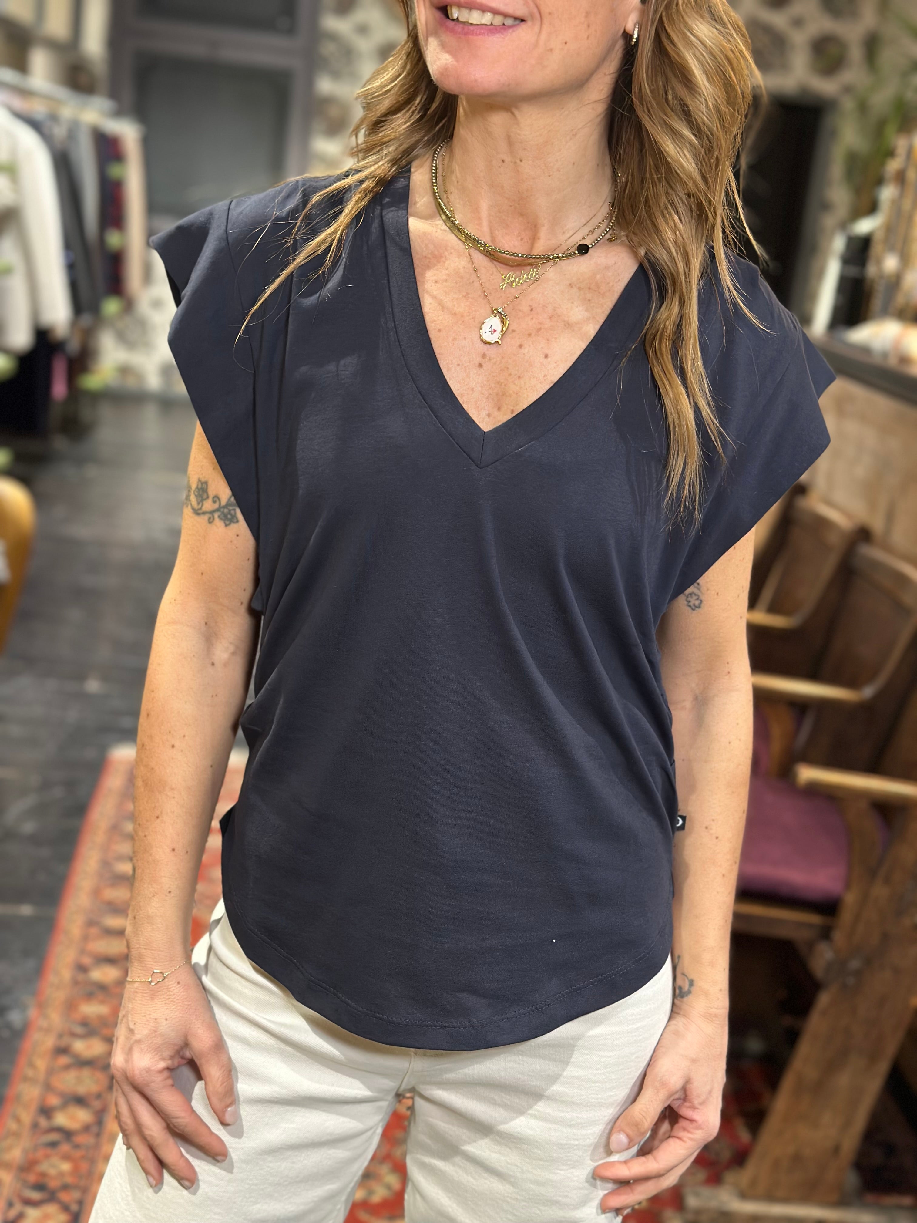 T-Shirt Scollo a V Blu _ Ottod'Ame