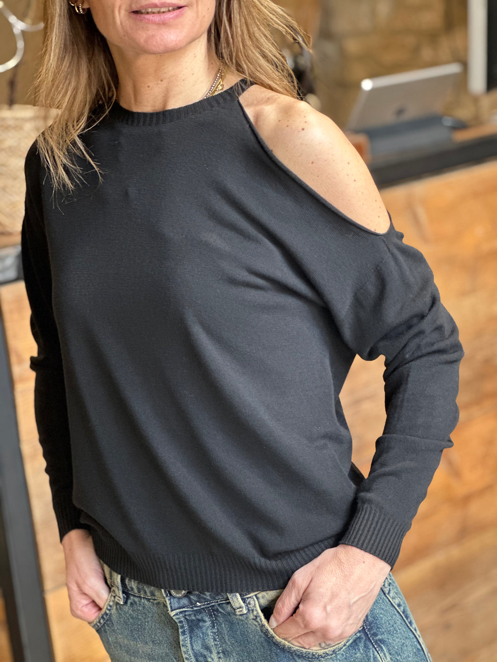Maglia Cout-Out Nero _ Souvenir