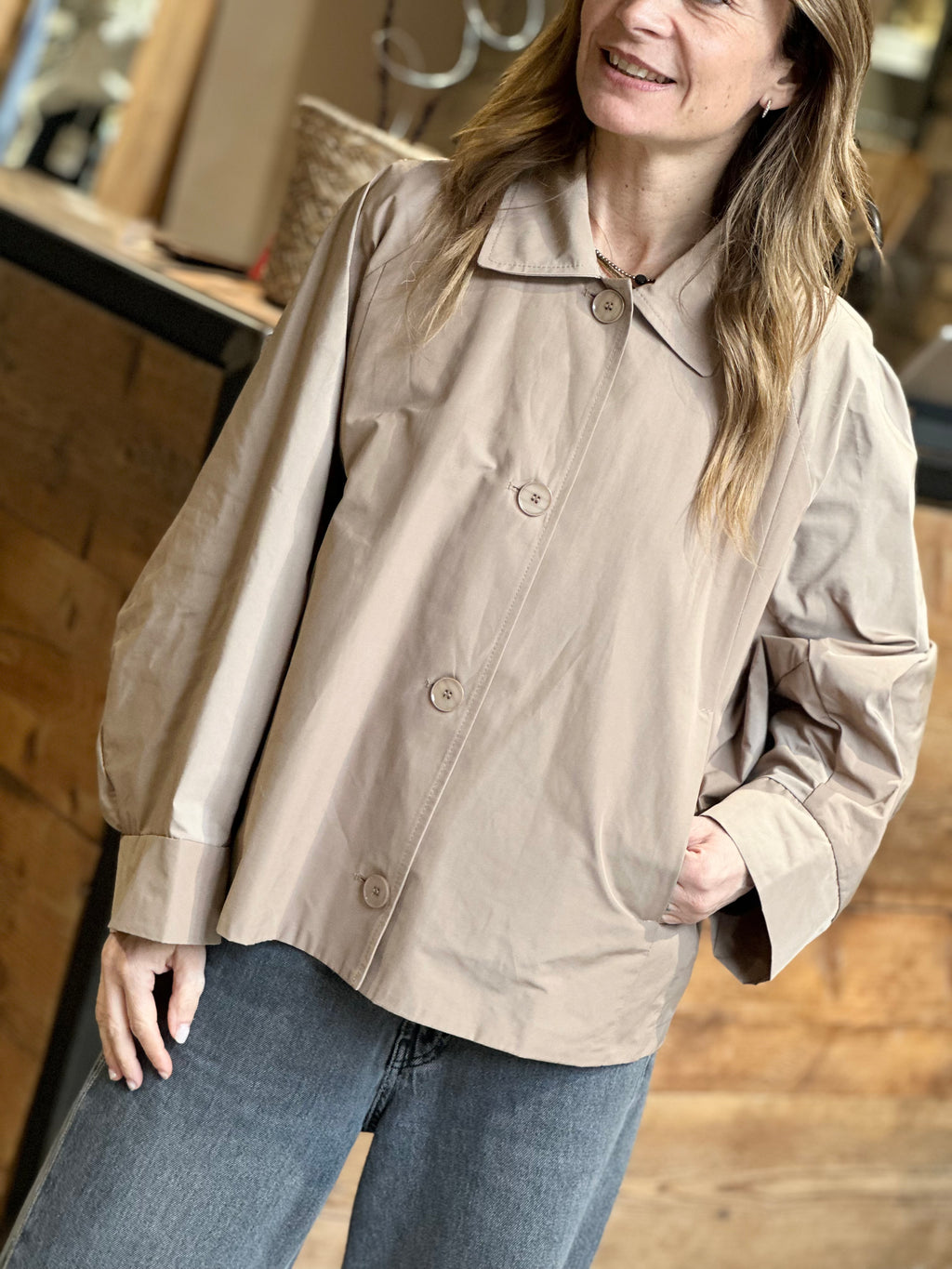 Trench Corto Beige _ Souvenir