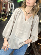 Blusa Scollo V Beige _ MI.LE. for soku