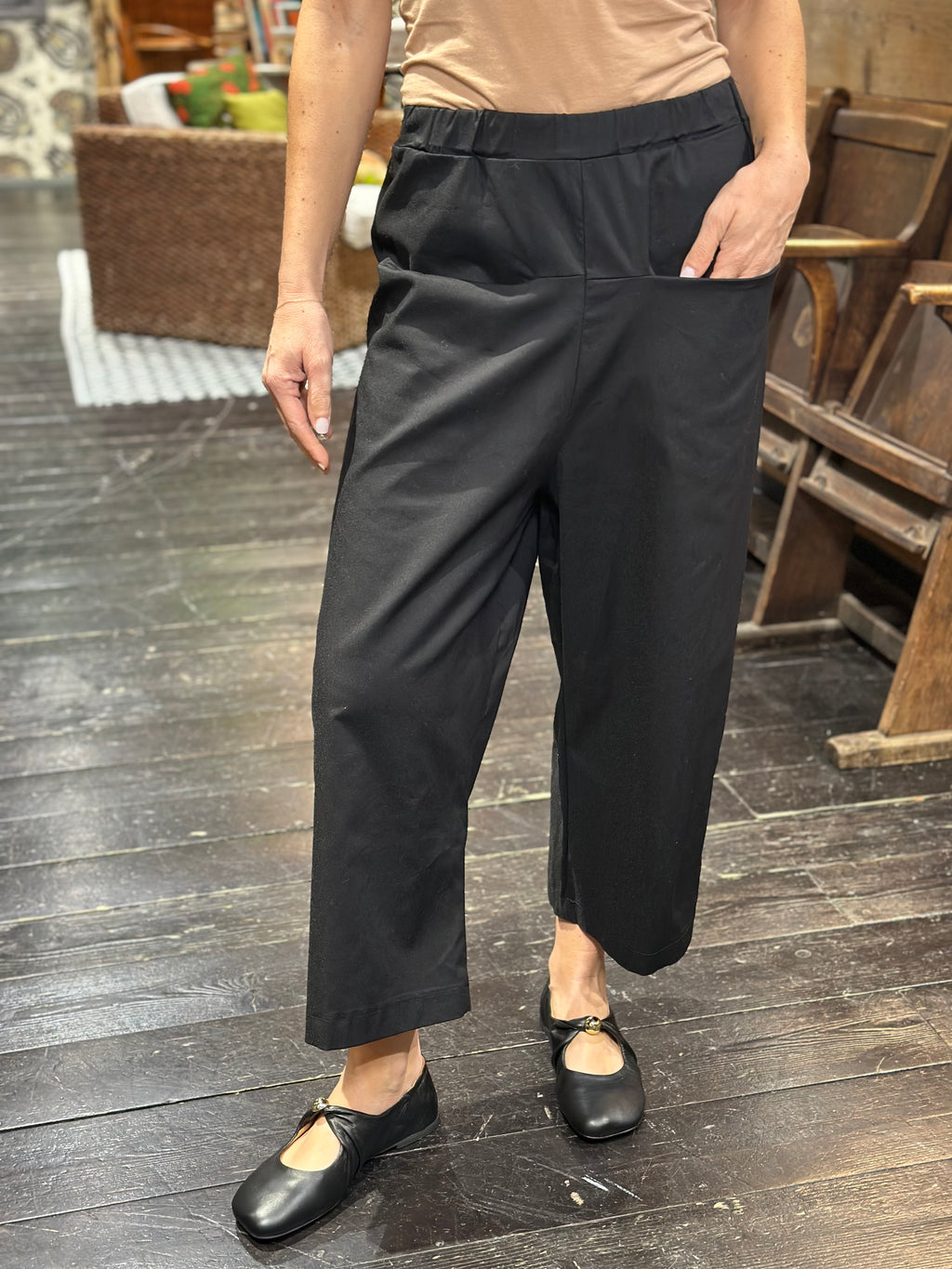 Pantalone Cropped Nero _ Karma