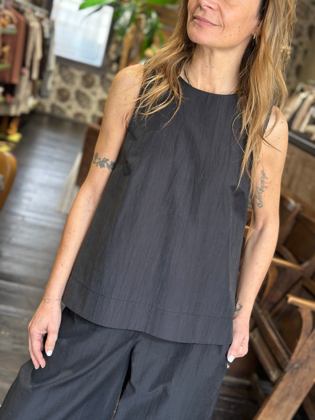 Top Nero con Schiena Scoperta _ Ottod'Ame