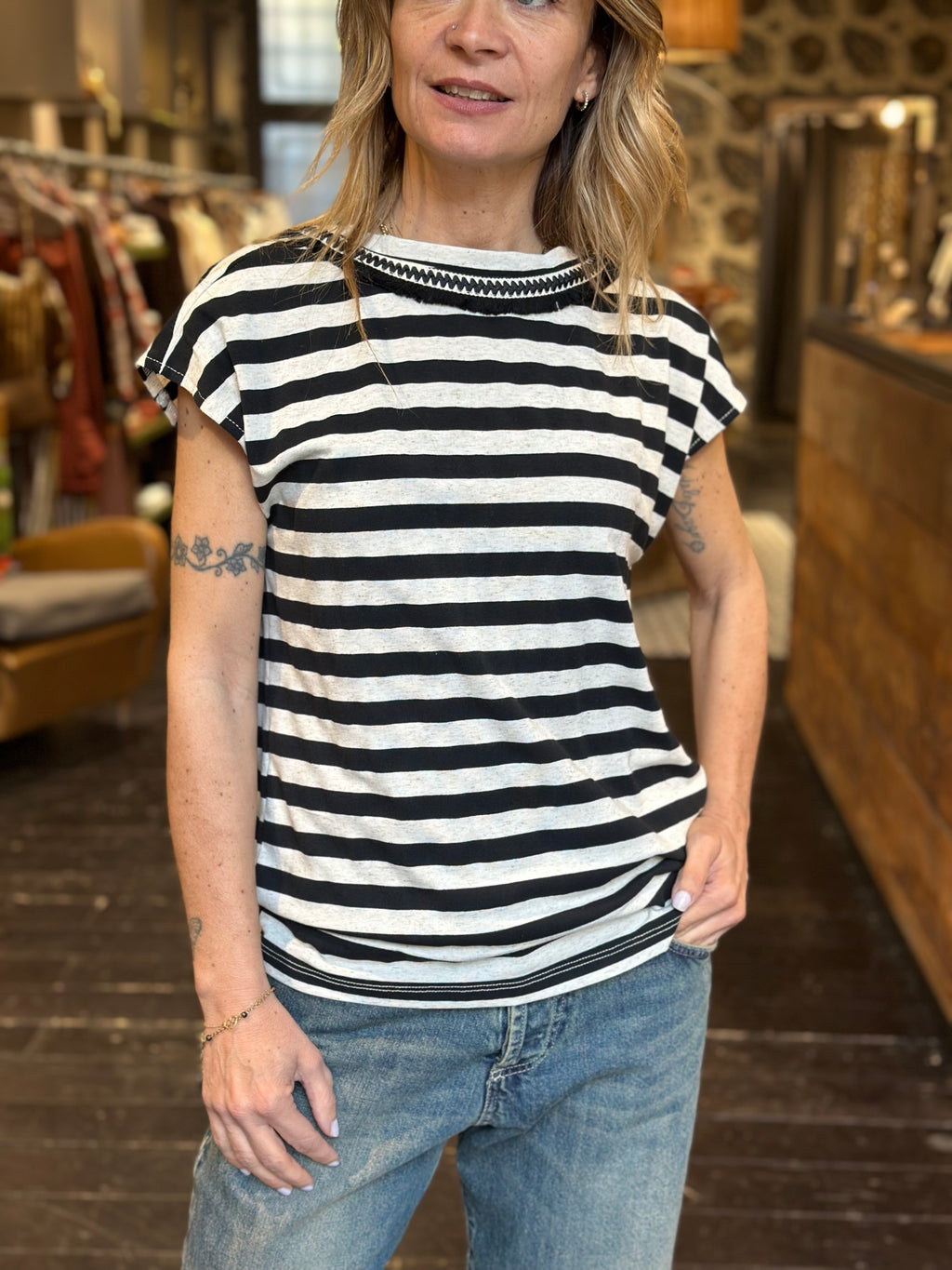 T-Shirt Scollo Dietro _ Souvenir