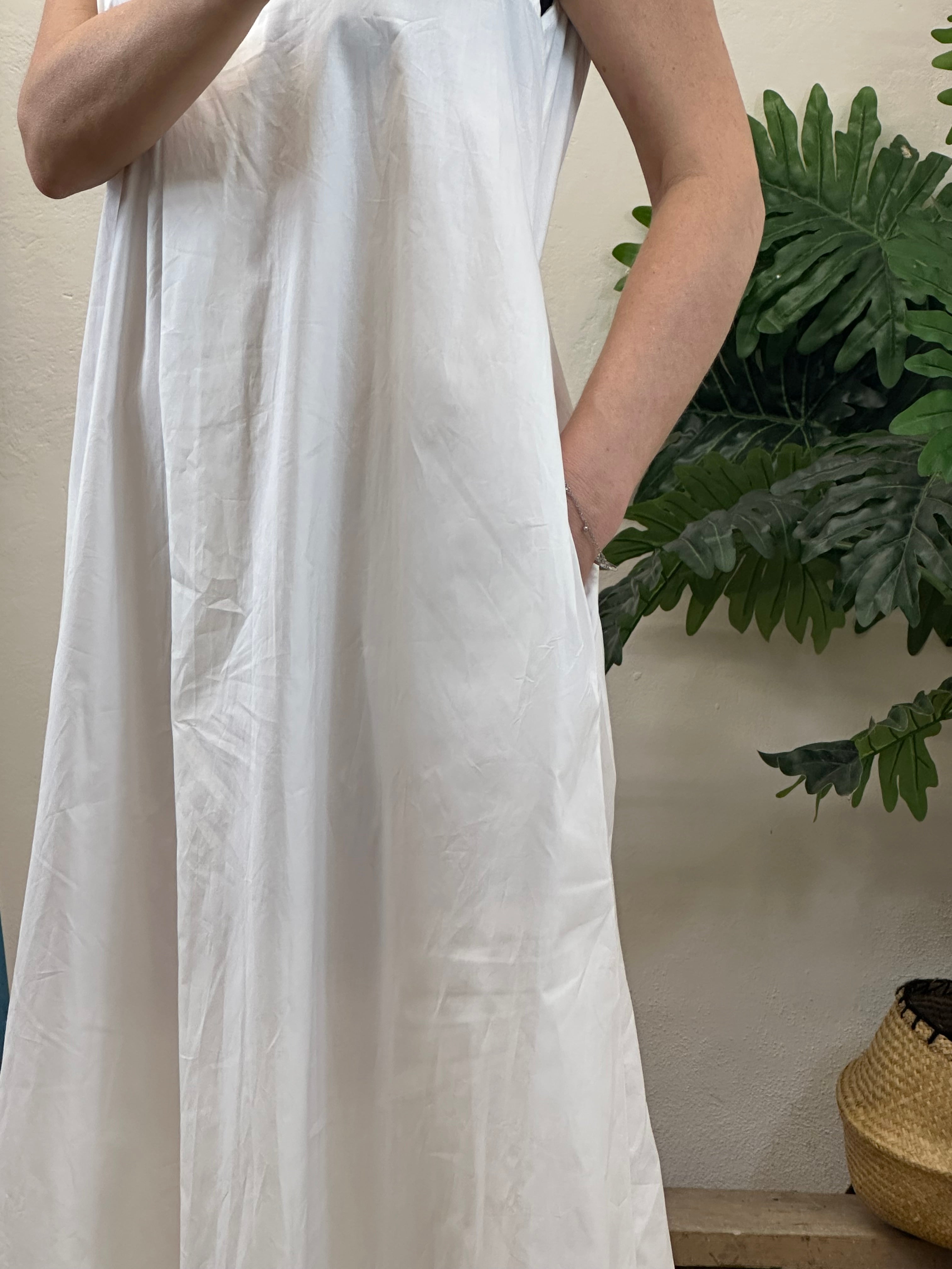 Abito Scollo a V Bianco _ MI.LE. for soku