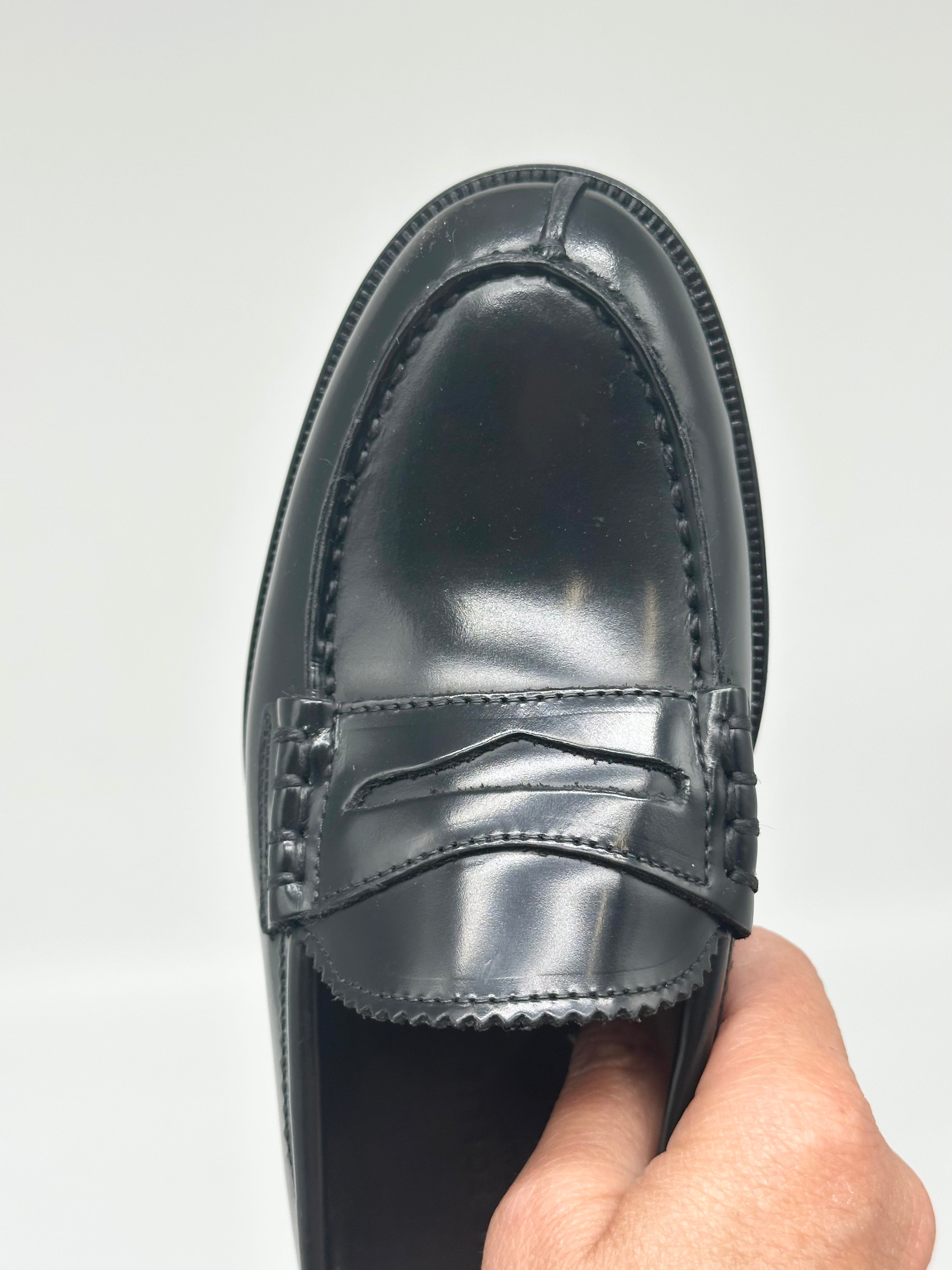 Mocassino Abrasivato Nero _ Divine Follie