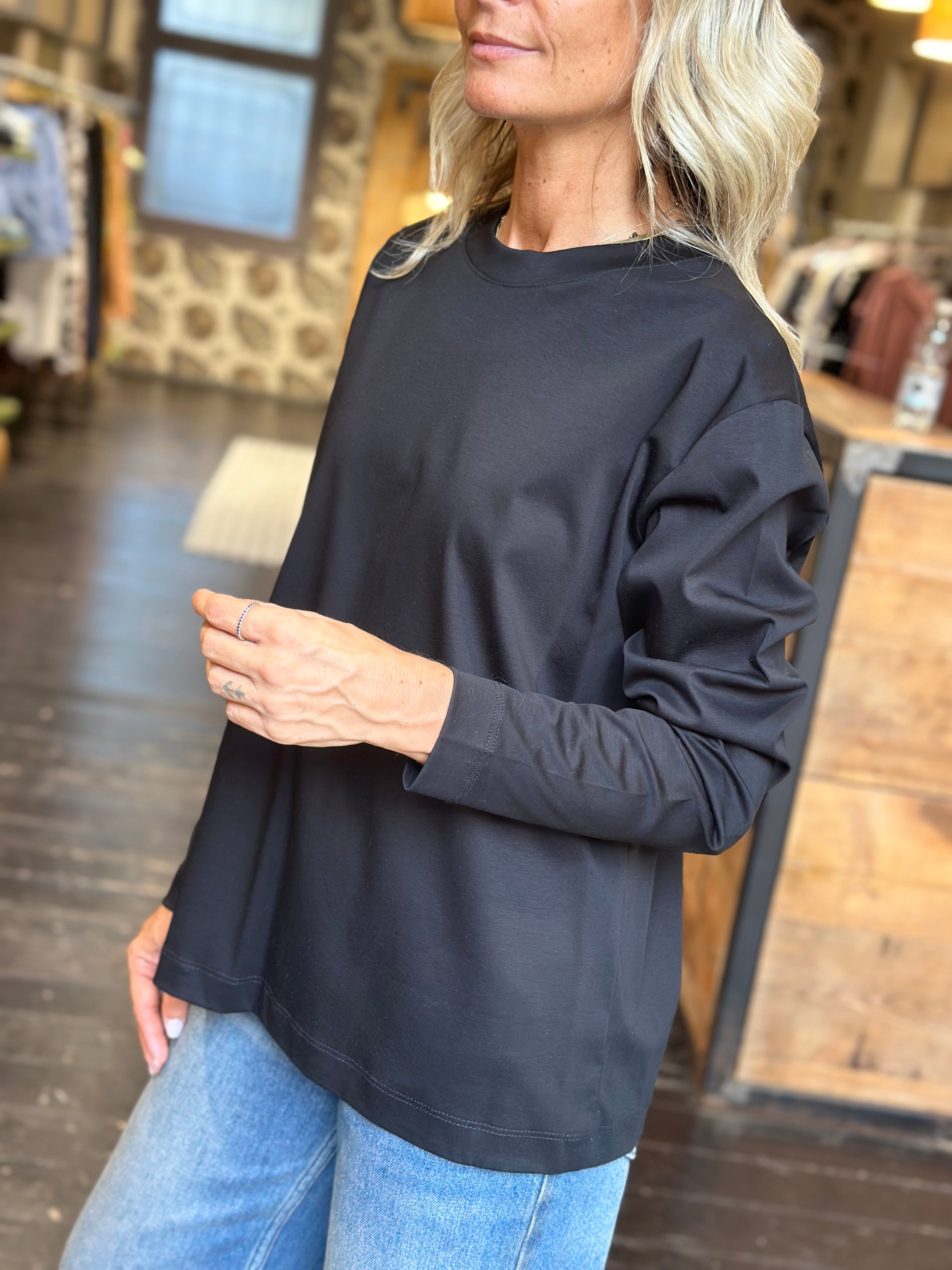 T-Shirt Nero _ Souvenir