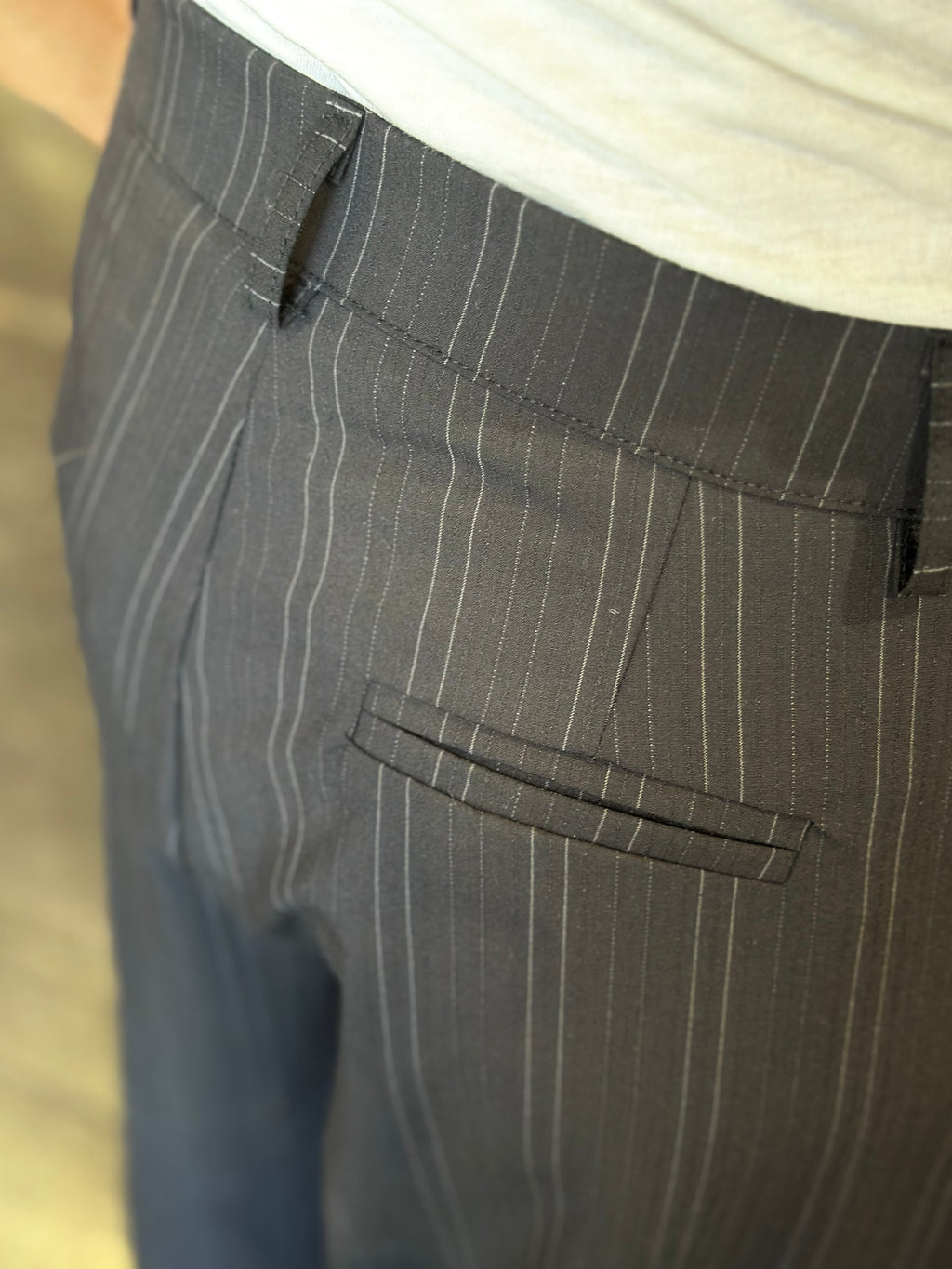 Pantalone Gessato_ Karma