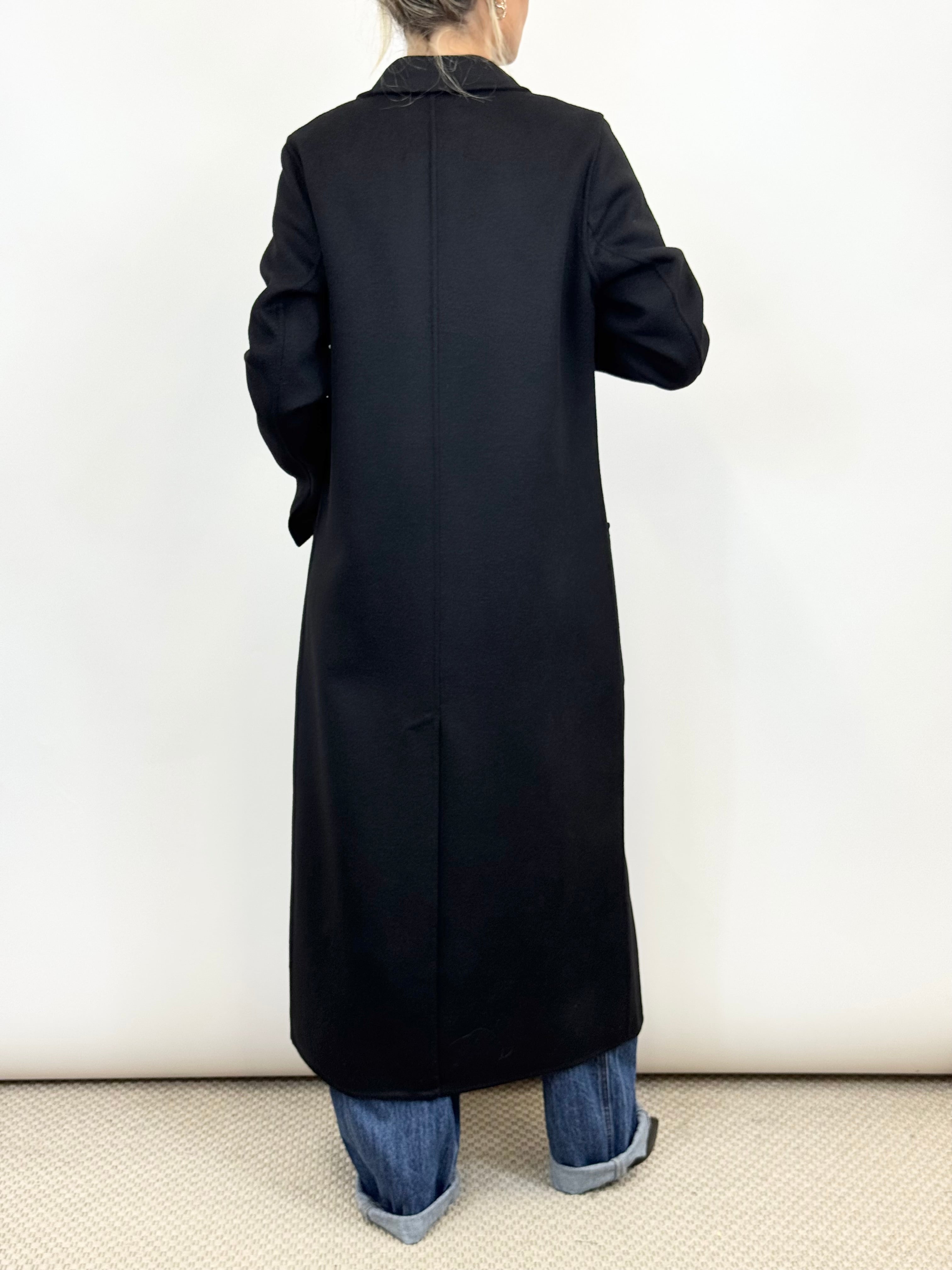 Cappotto Nero _ Vicolo