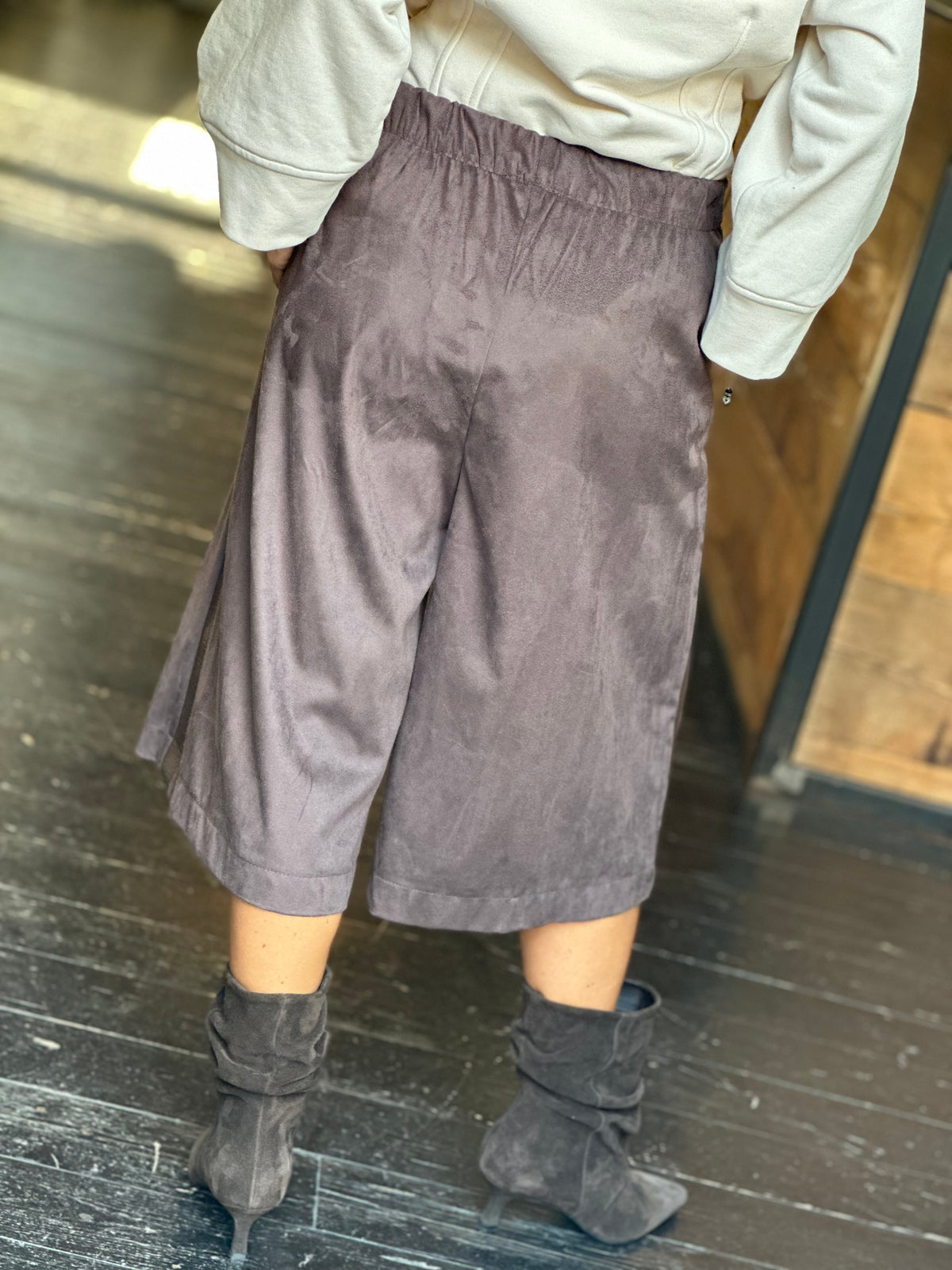 Bermuda Suede _ Dixie