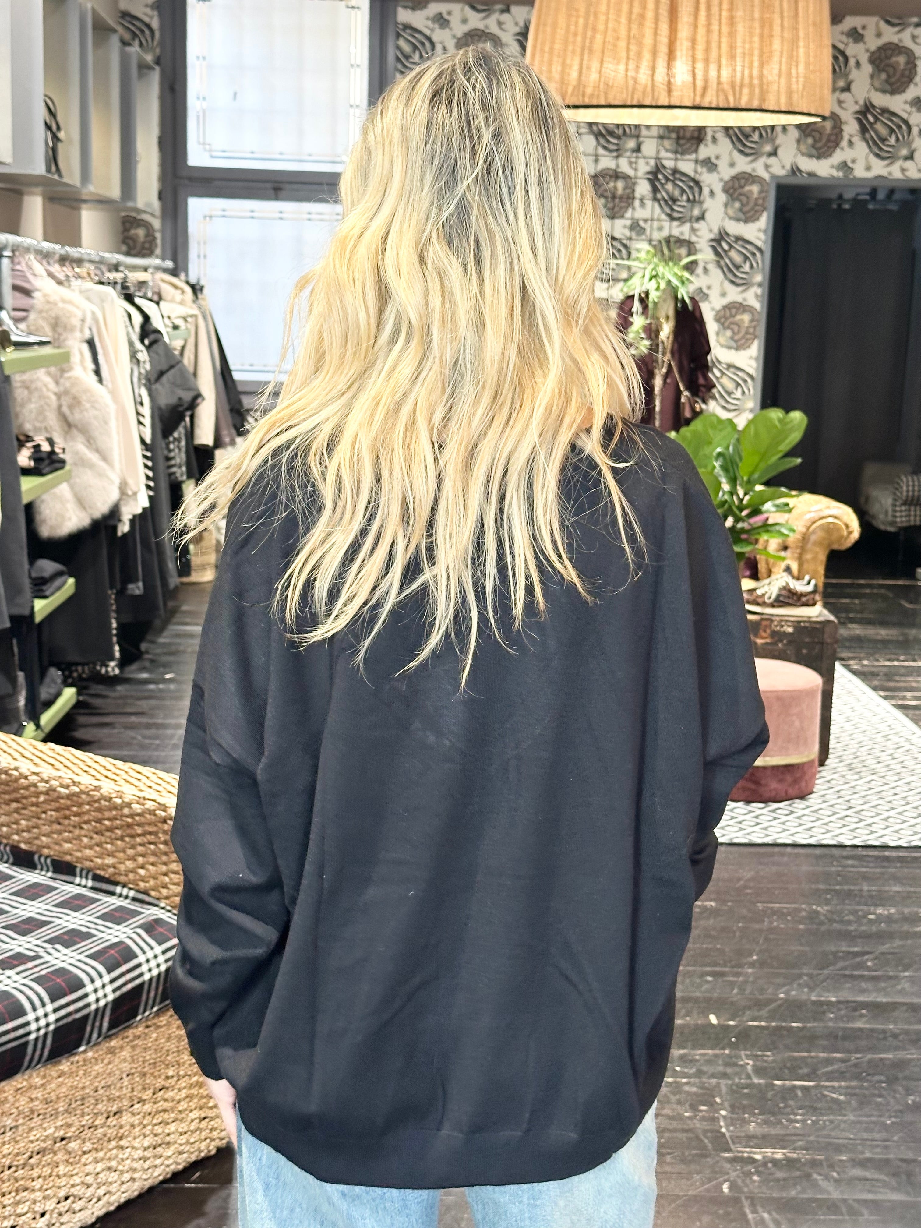 Maglia Scollo a V Nero _ Ottod'Ame