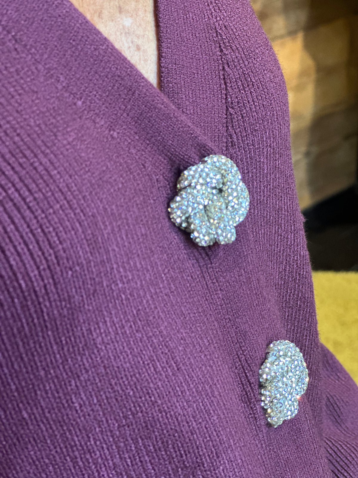 Cardigan Vino con Bottoni Gioiello _ Extyn